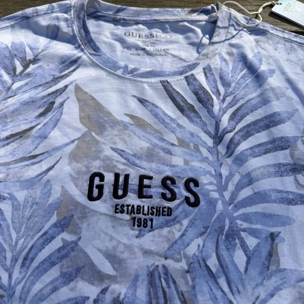 GUESS White & Light Blue Palm-Print Short Sleeve Tee - Picture 8 of 12
